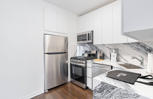 Upper East Side Apartment | Charming Two Bedroom Conveniently Located on UES