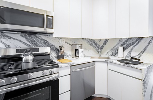 Upper East Side Apartment | Charming Two Bedroom Conveniently Located on UES