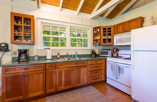 Kilauea Cottage | Charming Two Bedroom House Steps From Anini Beach