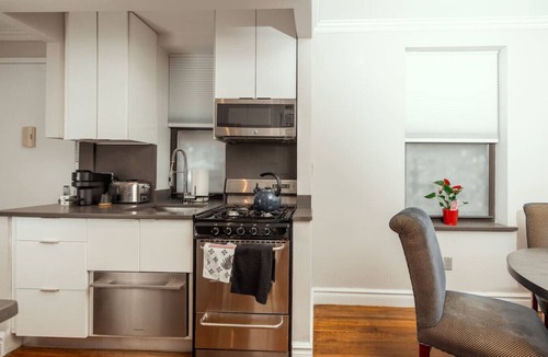 Kips Bay Apartment | Charming Two-Bedroom NYC Escape Backyard