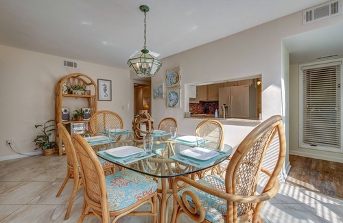 Palmetto Dunes Condo | Charming Two Bedroom First Floor Condo Close To Tennis, Golf, and The Beach.