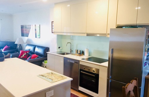 Adelaide Central Business District Apartment | Charming unit Adelaide CBD. Free secured parking