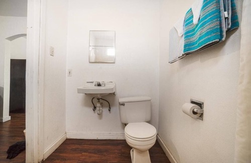 North Beach Hotel | Charming Unit by USS Lexington – Pets Welcome + Free Parking