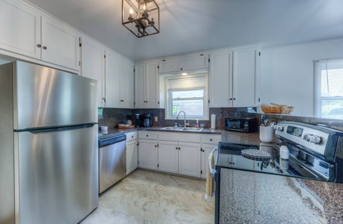 Tulsa House | Charming updated home in Midtown