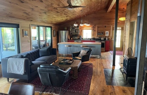 Charlotte Cottage | Charming, updated lakeside cottage