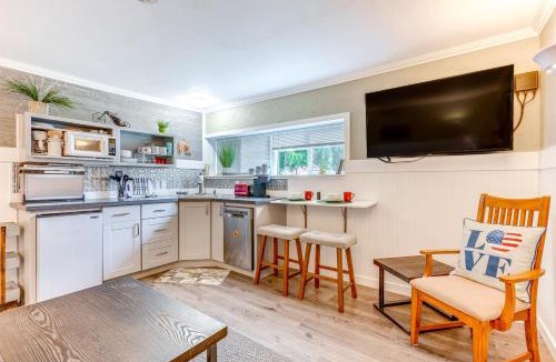 Lake Stevens House | Charming Updated Retreat Walk to Lake Stevens!