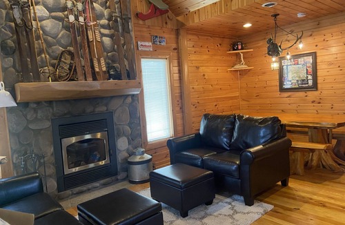 Boyne Falls Cabin | Charming Upnorth Cabin