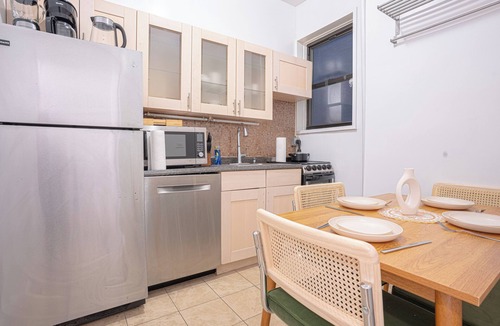 Upper East Side House | Charming Upper East Side Gem W Backyard