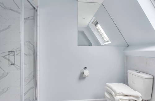 High Barnet Apartment | Charming Urban 2-Bedroom Retreat