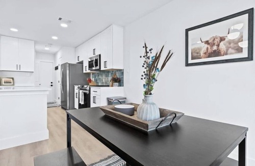 Tanglewood Forest House | Charming Urban Home with pet friendly backyard