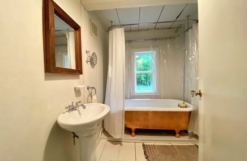 Preston-Potter Hollow House | Charming 2-bedroom farm house in Preston-Potter Hollow
