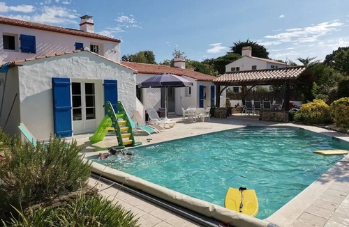 Noirmoutier-en-l'Ile Villa | Charming villa with pool