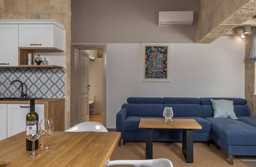 Biograd na Moru Villa | Charming villa Viliska with heated pool