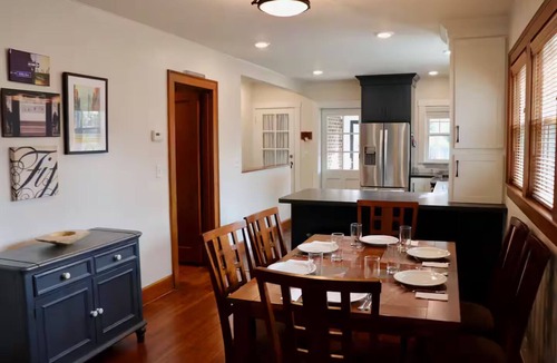 Burwell Cottage | Charming Vacation Getaway