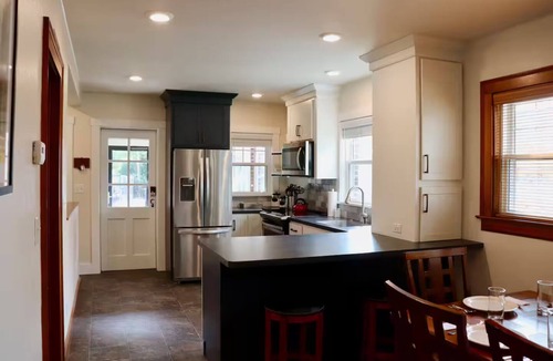 Burwell Cottage | Charming Vacation Getaway