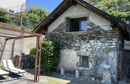 San Nazzaro House | Charming vacation home with garden and lake view in beautiful Ticino!