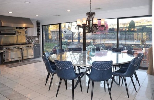 Highland House | Charming Vacation House w/Pool & HotTub