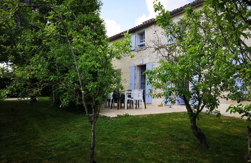 Nalliers House | Charming Vendée cottage - Les GlycinesHeated pool in season!