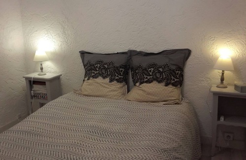 Flassans-sur-Issole House | Charming village house