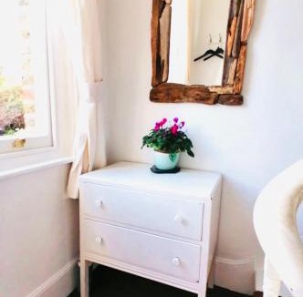 Woolwich Common Apartment | Charming Victorian flat with free parking