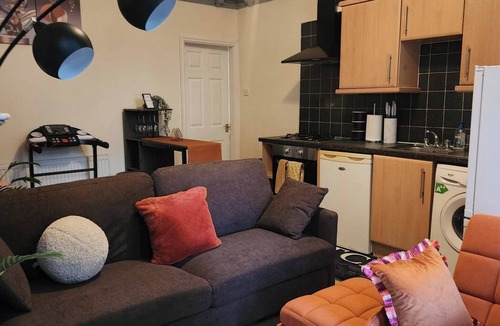 Wolverhampton Apartment | Charming Victorian Apartment in Central Wolverhampton