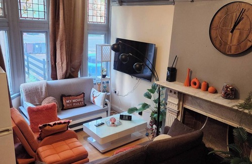 Wolverhampton Apartment | Charming Victorian Apartment in Central Wolverhampton