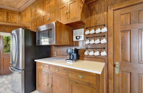 San Marcos House | Charming Victorian Home w/Pickle Ball Court, Pool, Hot Tub, Game Room