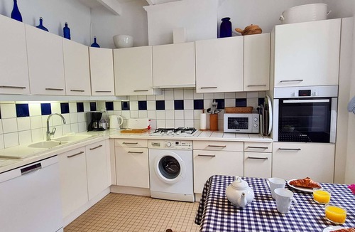 La Couarde-sur-Mer House | Charming village house with courtyard + parking