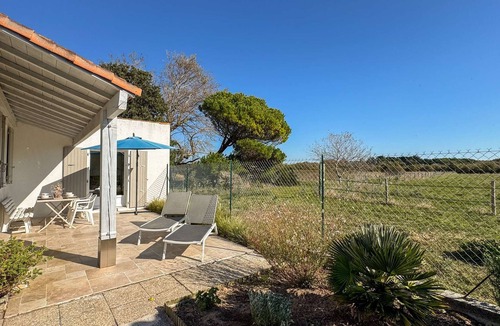 La Couarde-sur-Mer House | Charming villa facing the dune with yard - parking