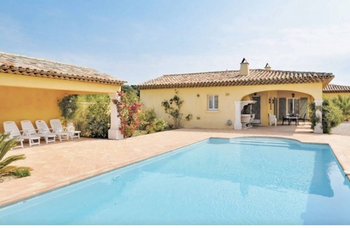 Preconil Villa | Charming villa with whirlpool bath