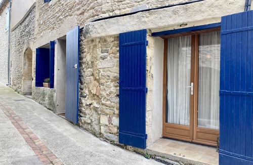 Nages-et-Solorgues House | Charming Village House, Maison Bleu, near beaches, mountains, historic sites