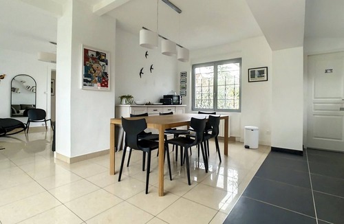 Stella-Plage House | Charming Villa for 6 with Garden, Terrace, and Close to Beach