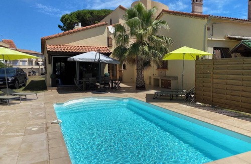 Le Grau-dʼAgde Villa | Charming villa 150 m from the sea with heated pool