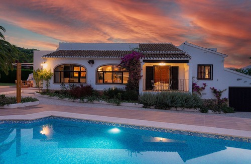 Javea Villa | Charming villa 3 Bedrooms, Private Pool, BBQ, Wifi, Airco, 5 min to beach