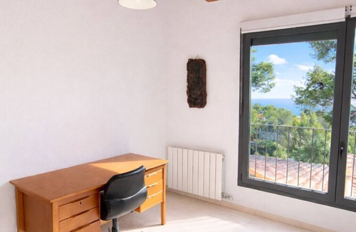 Castelldefels Villa | Charming Villa 5 min to Beach and 20 min to BCN!