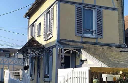 Lion-sur-Mer Villa | Charming villa Alcyon 2 steps from the beach