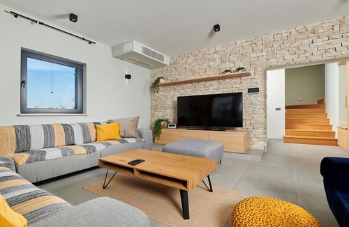 Brzac Villa | Charming Villa Brzac with pool and sauna
