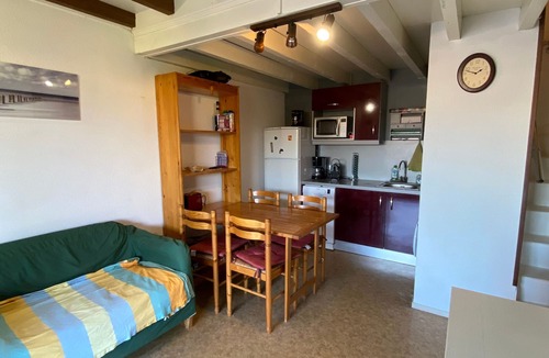 Leucate Villa | Charming Villa by Leucate Lake: 3BR, Terrace, Parking, Pets Allowed, Sleeps 6