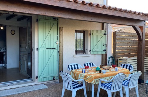 Leucate Villa | Charming Villa by Leucate Lake: 3BR, Terrace, Parking, Pets Allowed, Sleeps 6
