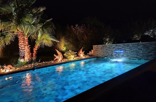 Aix-en-Provence Villa | CHARMING VILLA HEATED POOL APRIL10 TO OCTOBER30 PRIVATE FENCED GARDEN