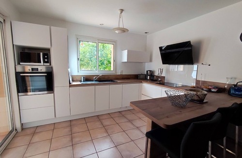 Argeles-sur-Mer Villa | Charming Villa with Pool, AC Rooms, and Private Garden in Argelès-sur-Mer