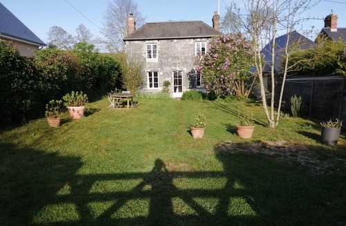 Beaumont-en-Auge House | Charming village house with garden