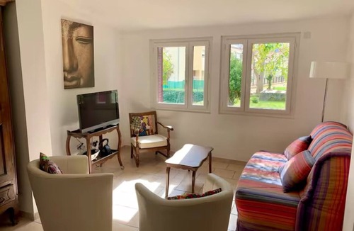 Greoux-les-Bains House | Charming village house with garden in the center of the village