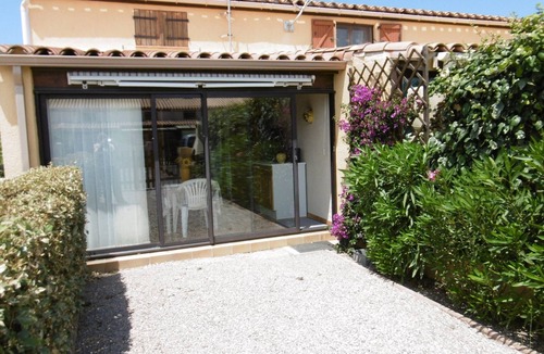 Port-la-Nouvelle Villa | Charming Villa T2 with Courtyard, Veranda & Private Parking, Sleeps 6 - 900m to Beach