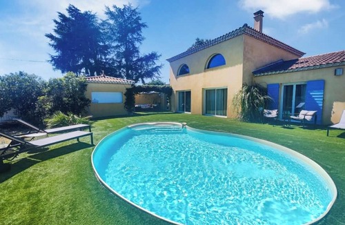 Usclas-d'Herault Villa | CHARMING VILLA with swimming pool, not overlooked, view of vineyards