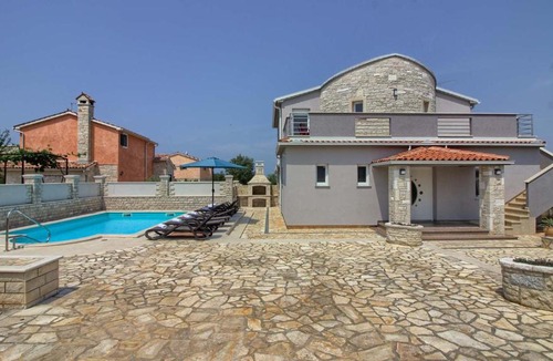 Gajana Villa | Charming villa Golubovo with pool near the beach