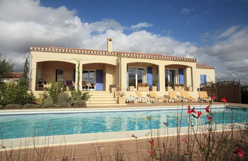 Escales Villa | Charming Villa in Escales with Jacuzzi, Pool