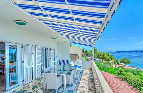 Seget Vranjica Villa | Charming Villa Marin, 30 meters From The Beach. Pool heated. Split-Trogir Area