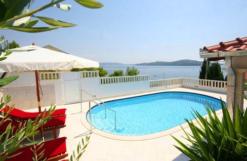 Seget Vranjica Villa | Charming Villa Marin, 30 meters From The Beach. Pool heated. Split-Trogir Area