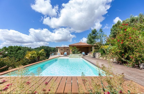Castin Villa | Charming villa, swimming pool, superb view of the Pyrenees and the Gers countryside